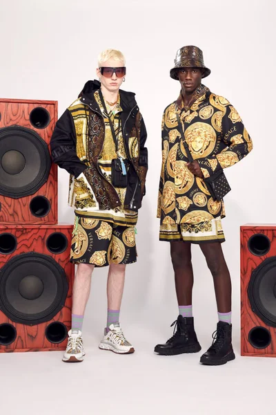 Look 10